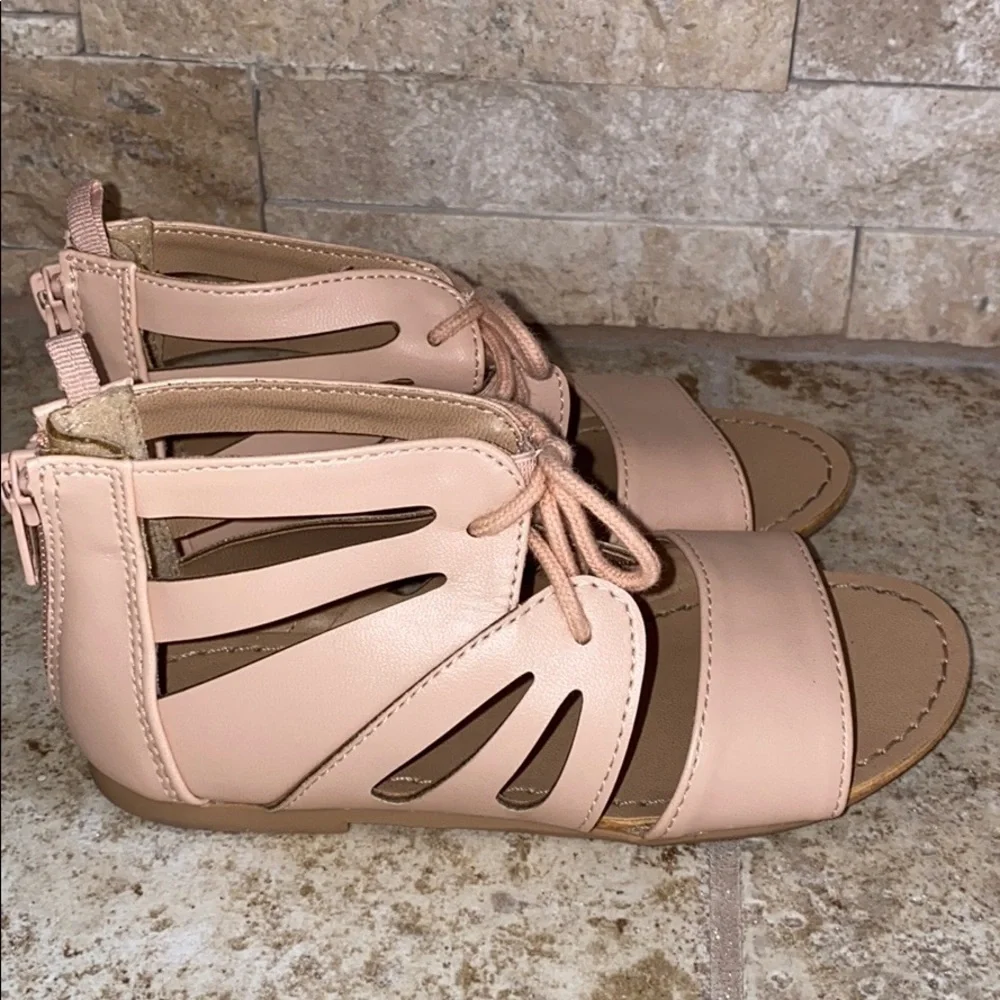 Old navy girl sandals with ties